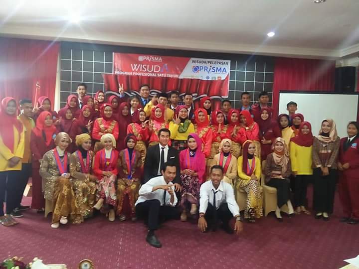 Wisuda Program 1 Tahun