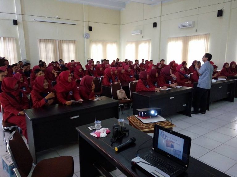 Kuliah Umum dan Lounching TUK-LPK Prisma
