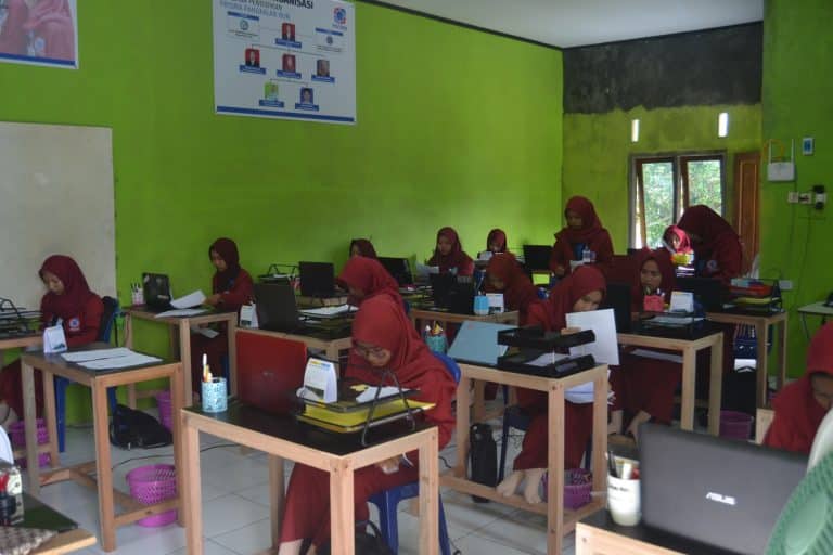 Uji Sertifikasi Bidang Administrasi Perkantoran