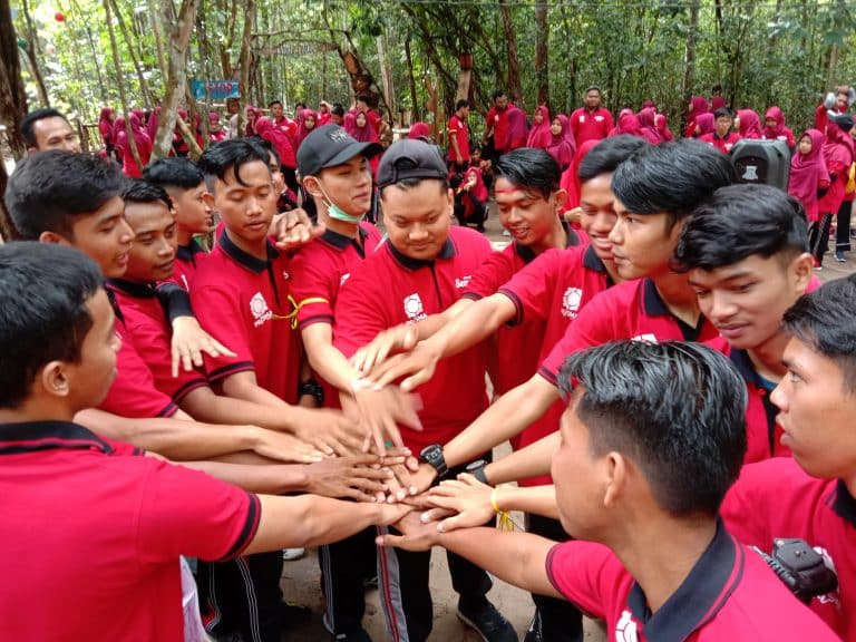 Latih Kepemimpinan, LPK Prisma Wisata Alam ke Jurung Tiga