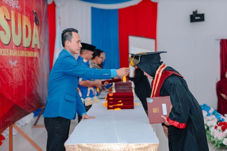 Kemeriahan Wisuda Angkatan 8 LPK Prisma Pangkalan Bun